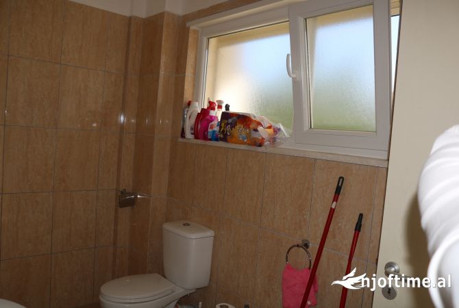 Shtepi ne shitje Apartament ne Durres, 2+1, Mobilimi E mobiluar, Pagesa 187,000  Euro.