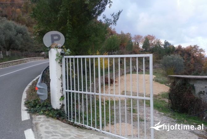 Truall ose Toke ne Tirane - 850,000 Euro