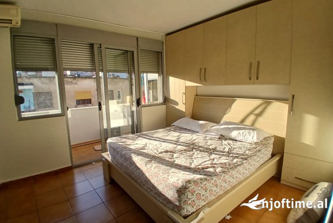 Shtepi me qera 1+1 ne Tirane - 60,000 Leke