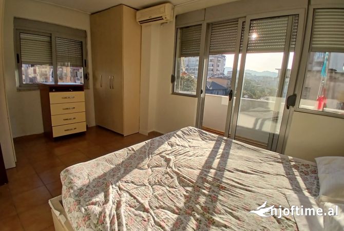 Shtepi me qera 1+1 ne Tirane - 60,000 Leke