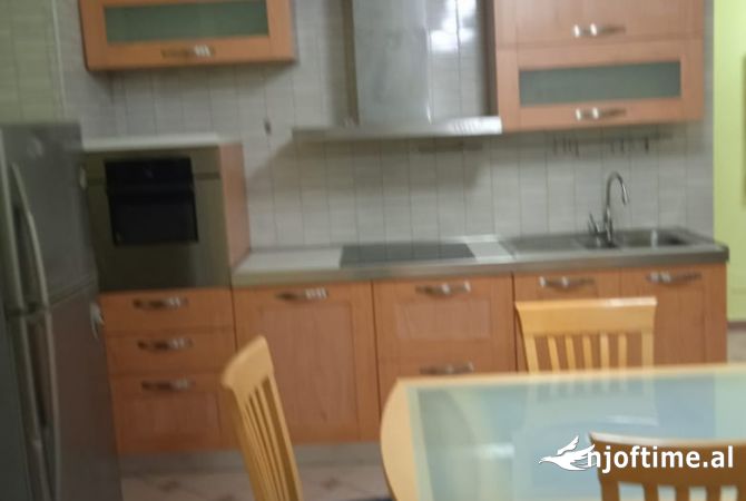 Shtepi me qera 1+1 ne Tirane - 65,000 Leke