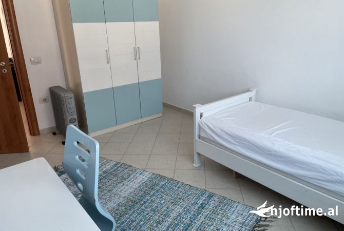 Shtepi me qera Apartament ne Tirane, 2+1, Mobilimi E mobiluar, Pagesa 500  Euro.
