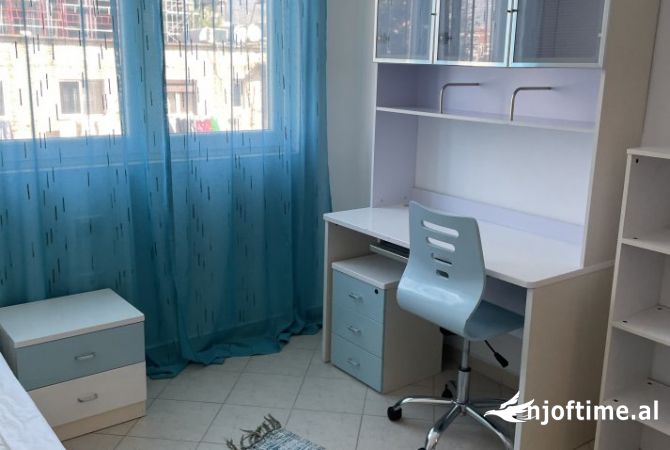 Shtepi me qera Apartament ne Tirane, 2+1, Mobilimi E mobiluar, Pagesa 500  Euro.
