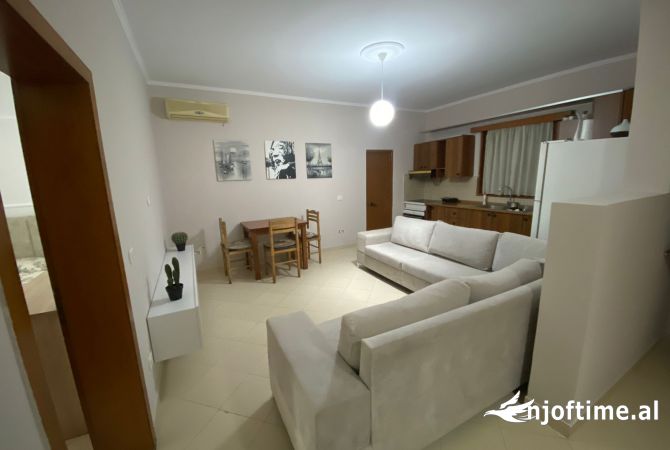 Shtepi me qera 2+1 ne Tirane - 480 Euro