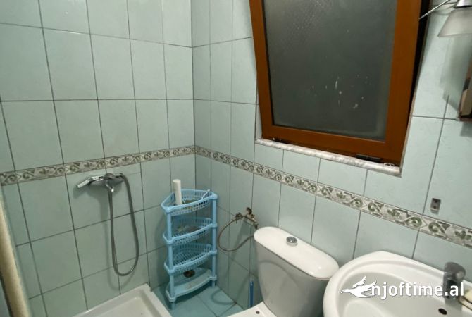 Shtepi me qera Apartament ne Tirane, 2+1, Mobilimi E mobiluar, Pagesa 480  Euro.