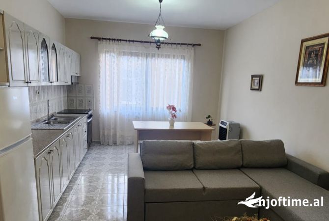 Shtepi me qera 1+1 ne Tirane - 45,000 Leke