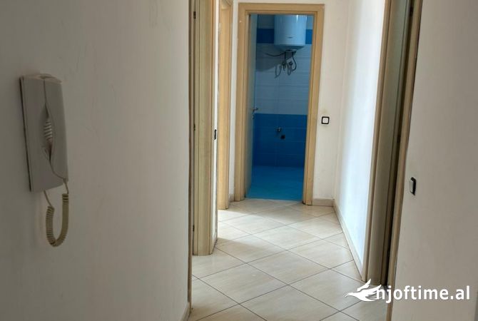 Shtepi me qera 2+1 ne Tirane - 30,000 Leke