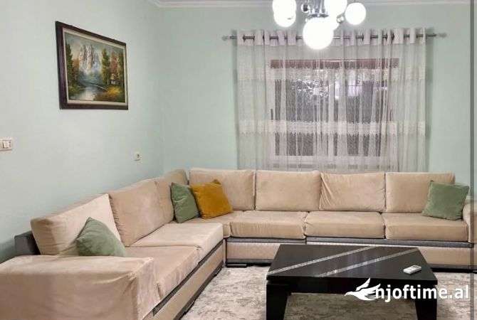 Shtepi me qera 2+1 ne Tirane - 400 Euro