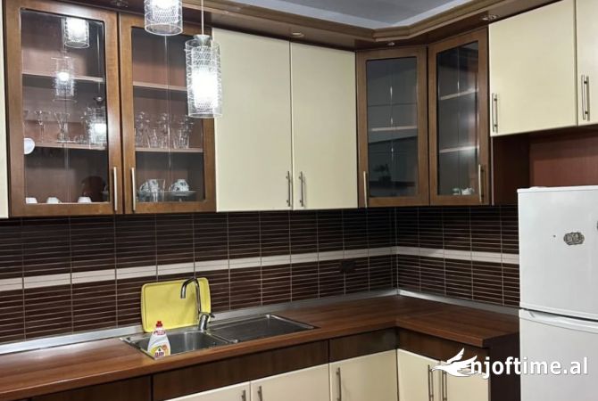 Shtepi me qera 2+1 ne Tirane - 400 Euro