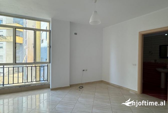 Shtepi me qera 2+1 ne Tirane - 450 Euro