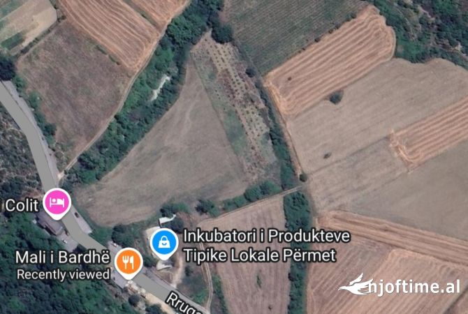 Truall ose Toke  ne Gjirokaster - 150,000 Euro