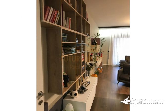 Shtepi me qera 2+1 ne Tirane - 750 Euro