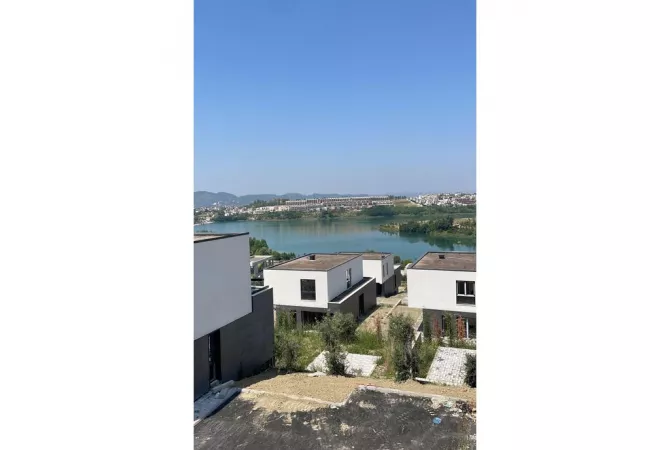 Shtepi ne shitje 2+1 ne Tirane - 244,000 Euro
