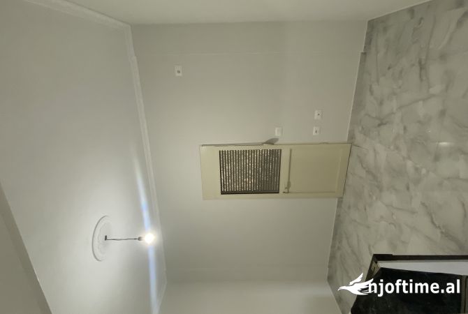 Shtepi me qera Shtepi Private ne Tirane, 2+1, Mobilimi Pjeserisht e mobiluar, Pagesa 28,000  Leke.