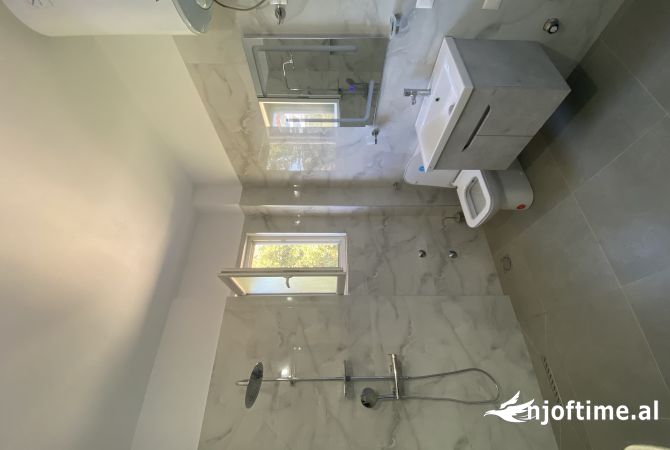 Shtepi me qera 2+1 ne Tirane - 28,000 Leke