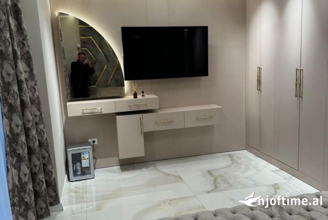 Shtepi ne shitje Apartament ne Tirane, 2+1, Mobilimi E mobiluar, Pagesa 217,000  Euro.