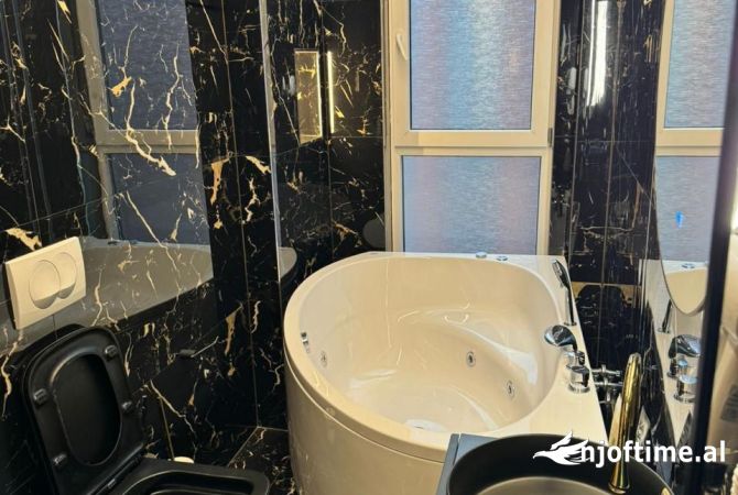 Shtepi ne shitje Apartament ne Tirane, 2+1, Mobilimi E mobiluar, Pagesa 217,000  Euro.