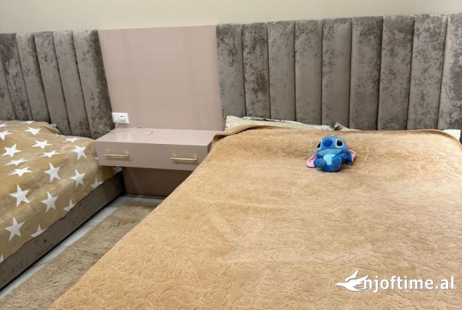 Shtepi ne shitje Apartament ne Tirane, 2+1, Mobilimi E mobiluar, Pagesa 217,000  Euro.