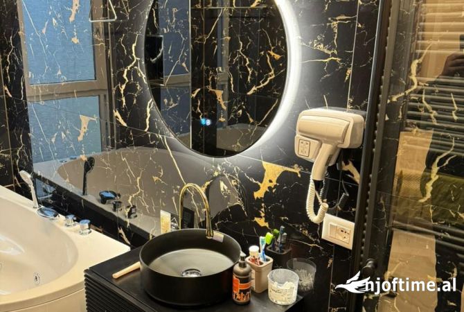 Shtepi ne shitje Apartament ne Tirane, 2+1, Mobilimi E mobiluar, Pagesa 217,000  Euro.