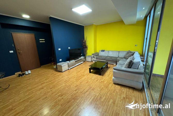 Shtepi me qera Apartament ne Tirane, 2+1, Mobilimi E mobiluar, Pagesa 800  Euro.