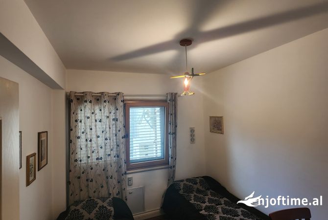 Shtepi me qera Apartament ne Tirane, 2+1, Mobilimi E mobiluar, Pagesa 900  Euro.