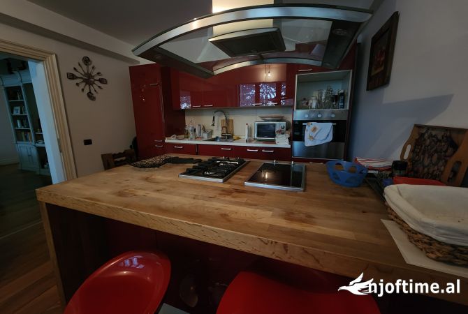 Shtepi me qera 2+1 ne Tirane - 900 Euro