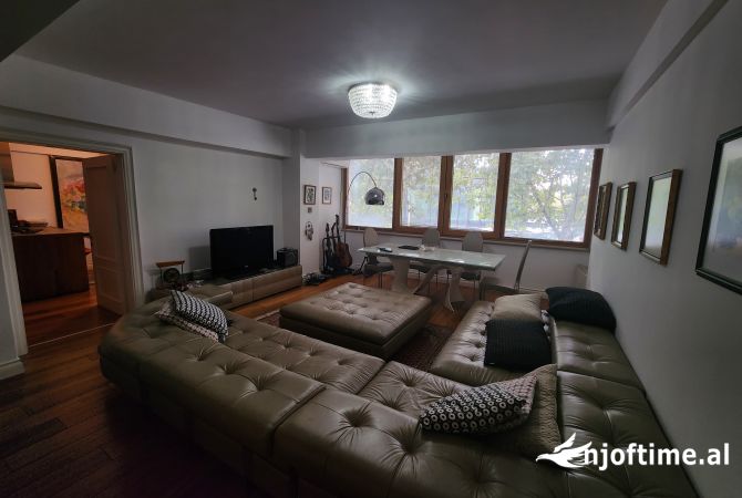 Shtepi me qera Apartament ne Tirane, 2+1, Mobilimi E mobiluar, Pagesa 900  Euro.