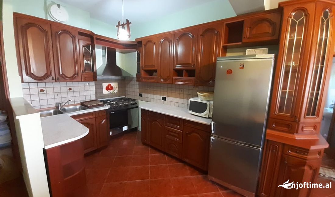 Shtepi me qera Apartament ne Tirane, 2+1, Mobilimi E mobiluar, Pagesa 65,000  Leke.