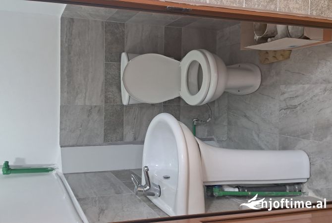 Ambient biznesi me qera 1+1 ne Tirane - 30,000 Leke