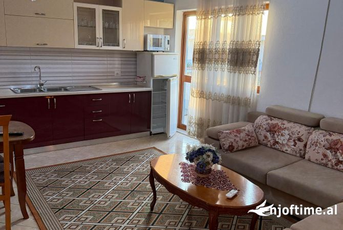 Shtepi me qera 2+1 ne Tirane - 450 Euro