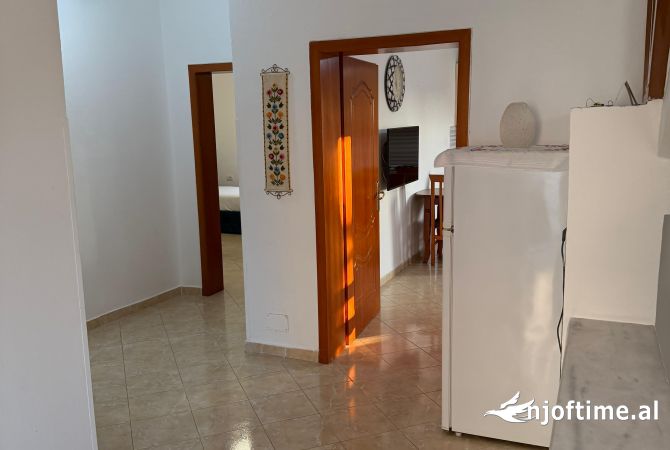 Shtepi me qera Apartament ne Tirane, 2+1, Mobilimi E mobiluar, Pagesa 450  Euro.