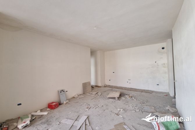 Shtepi ne shitje Apartament ne Tirane, 2+1, Mobilimi Bosh, pa mobiluar, Pagesa 139,000  Euro.