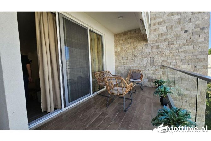 Shtepi ne shitje Apartament ne Durres, 2+1, Mobilimi E mobiluar, Pagesa 230,000  Euro.