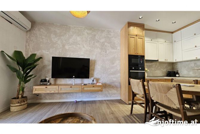 Shtepi ne shitje Apartament ne Durres, 2+1, Mobilimi E mobiluar, Pagesa 230,000  Euro.