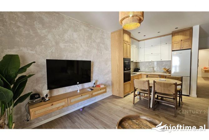 Shtepi ne shitje Apartament ne Durres, 2+1, Mobilimi E mobiluar, Pagesa 230,000  Euro.