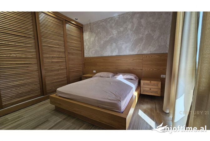 Shtepi ne shitje Apartament ne Durres, 2+1, Mobilimi E mobiluar, Pagesa 230,000  Euro.