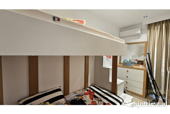 Shtepi ne shitje Apartament ne Durres, 2+1, Mobilimi E mobiluar, Pagesa 230,000  Euro.