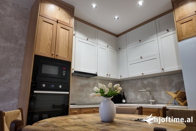 Shtepi ne shitje Apartament ne Durres, 2+1, Mobilimi E mobiluar, Pagesa 230,000  Euro.