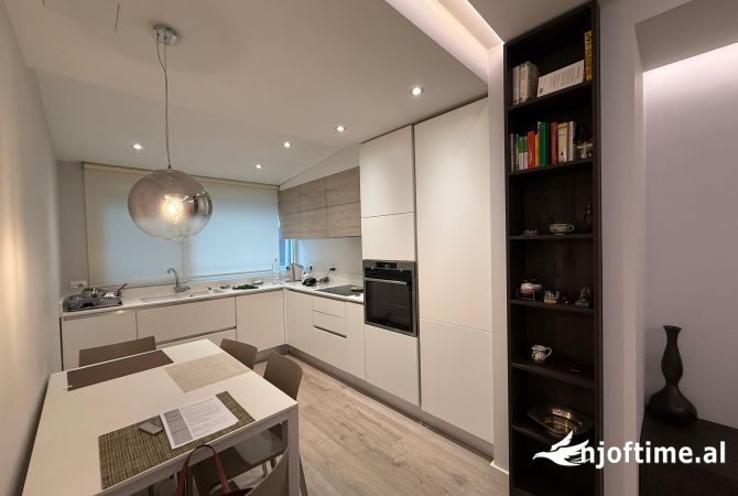 Shtepi me qera 2+1 ne Tirane - 1,200 Euro