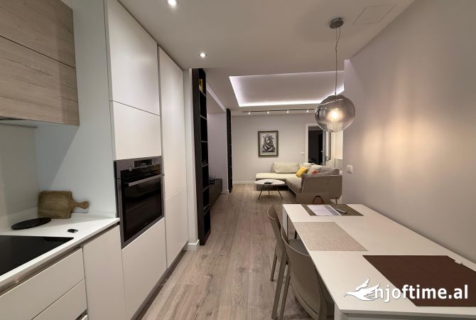 Shtepi me qera Apartament ne Tirane, 2+1, Mobilimi E mobiluar, Pagesa 1,200  Euro.