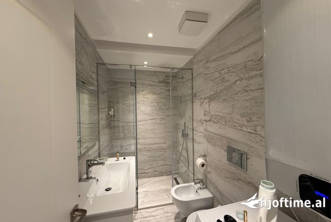 Shtepi me qera Apartament ne Tirane, 2+1, Mobilimi E mobiluar, Pagesa 1,200  Euro.