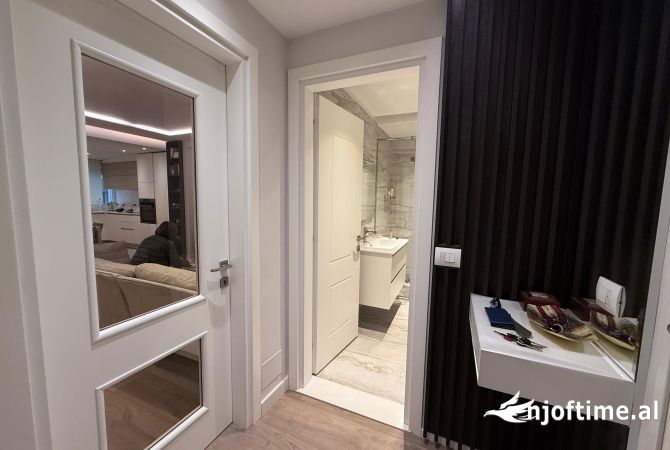 Shtepi me qera Apartament ne Tirane, 2+1, Mobilimi E mobiluar, Pagesa 1,200  Euro.