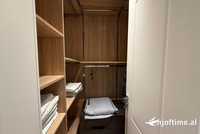 Shtepi me qera Apartament ne Tirane, 2+1, Mobilimi E mobiluar, Pagesa 1,200  Euro.