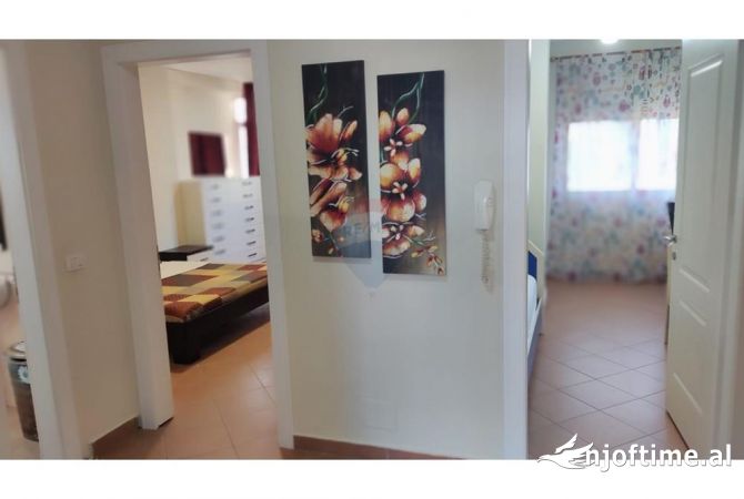 Shtepi ne shitje Apartament ne Tirane, 2+1, Mobilimi E mobiluar, Pagesa 135,000  Euro.