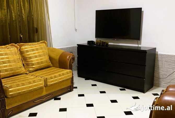 Shtepi me qera 1+1 ne Tirane - 40,000 Leke