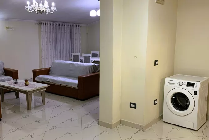 Shtepi me qera Shtepi Private ne Tirane, 1+1, Mobilimi E mobiluar, Pagesa 45,000  Leke.