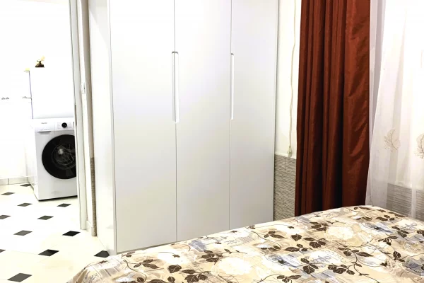 Shtepi me qera Shtepi Private ne Tirane, 1+1, Mobilimi E mobiluar, Pagesa 40,000  Leke.