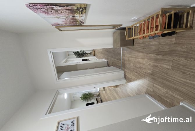 Shtepi me qera Apartament ne Tirane, 1+1, Mobilimi E mobiluar, Pagesa 900  Euro.