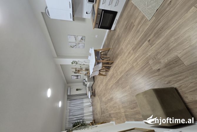 Shtepi me qera Apartament ne Tirane, 1+1, Mobilimi E mobiluar, Pagesa 900  Euro.