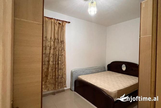 Shtepi me qera Apartament ne Tirane, 2+1, Mobilimi E mobiluar, Pagesa 350  Euro.